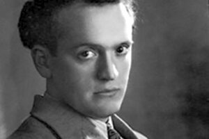 Retrato histórico en blanco y negro de Miguel Bernal Jiménez, compositor mexicano del siglo XX.